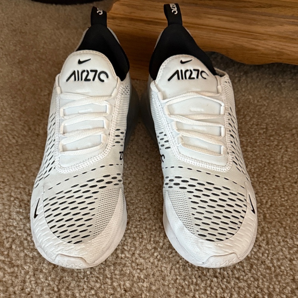 Nike White Black Sneakers with Air Max Cushioning